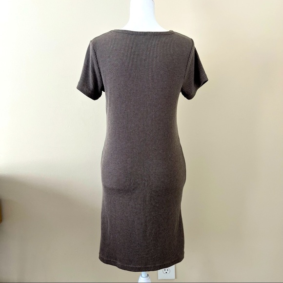 Poof Apparel Short Sleeve Knit MIDI Dress. Women’s Size Small - Picture 3 of 9